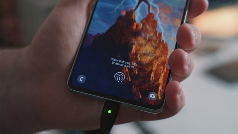 Il telefono Android si riavvia da solo: batteria o firmware, facciamo chiarezza
