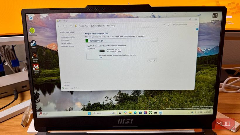 How not to lose important files on Windows: version history